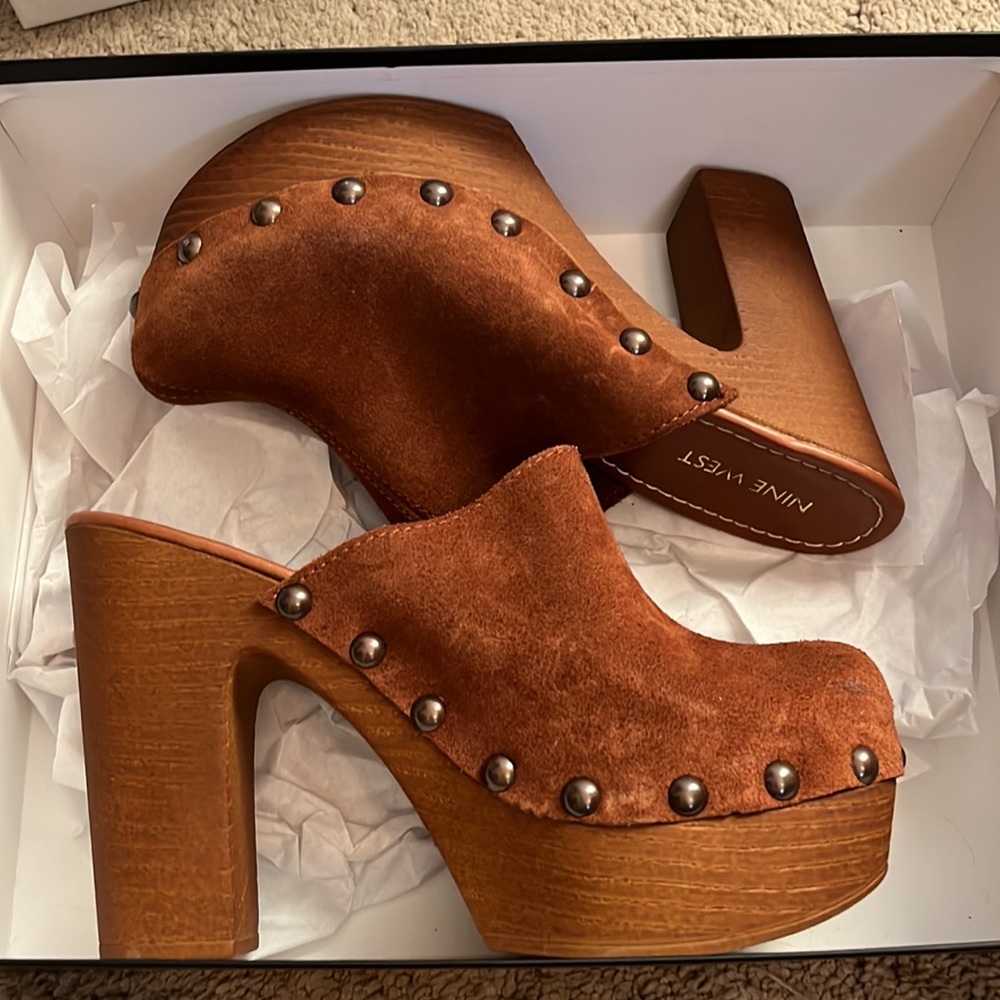 Nine West Clogs